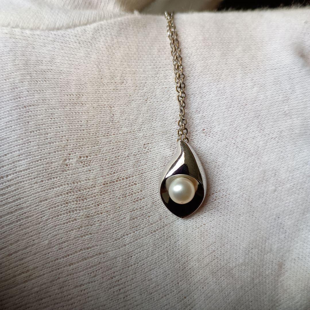 Tazaki Necklace featuring Puffy Mother-of-Pearl top design with maximum length of 23 cm and distinctive markings