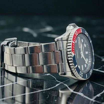SEIKO 200m Diver Pepsi bezel Day-Date Automatic Men's Watch — Japanese