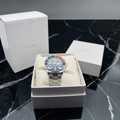 SEIKO 200m Diver Pepsi bezel Day-Date Automatic Men's Watch — Japanese