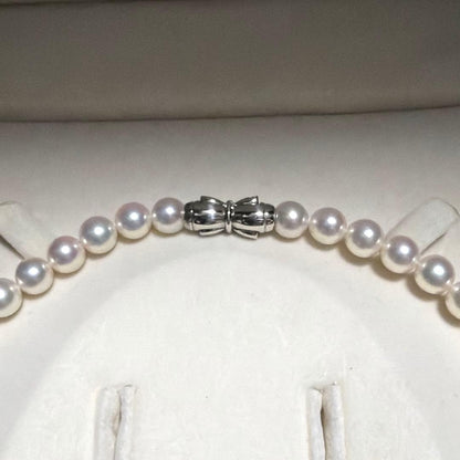 TASAKI Akoya Pearl Necklace with 8.0mm white pearls and silver clasp, 43 cm length, showing strong luster and aurora color