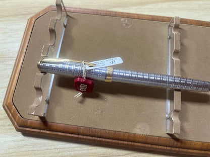 PILOT Parker fountain pen with transparent barrel, showing metal parts and original packaging