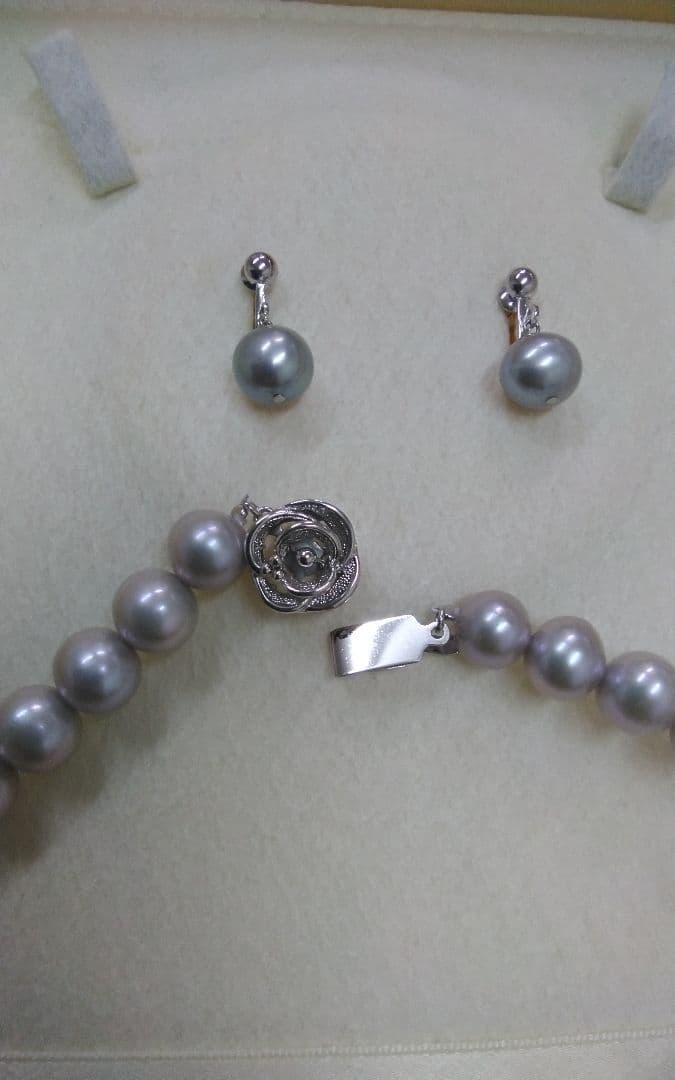 Akwoy large 11mm real pearl necklace with silver clasp and matching dangling pearl earrings