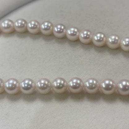 Akoya pearl necklace 44cm with 6.9-9.5mm gradient pearls from Ise-Shima Ago Bay displayed on a white background