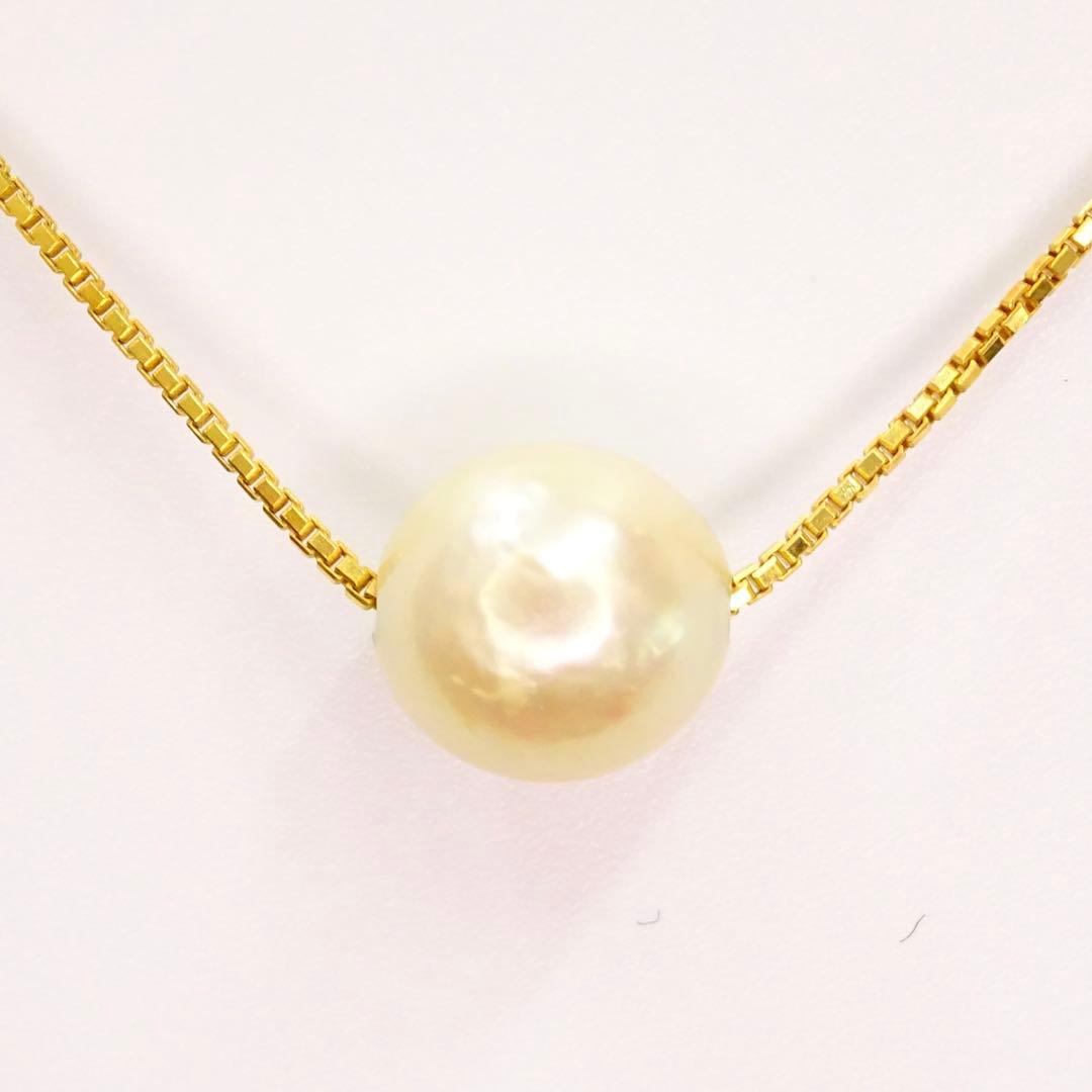 18K gold Akoya pearl pendant necklace with genuine pearl on a delicate gold chain