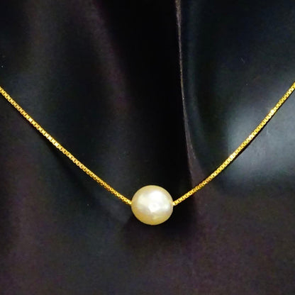 18K gold Akoya pearl pendant necklace with genuine pearl on a delicate gold chain