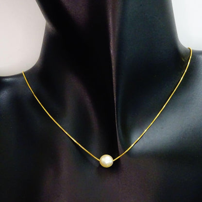 18K gold Akoya pearl pendant necklace with genuine pearl on a delicate gold chain