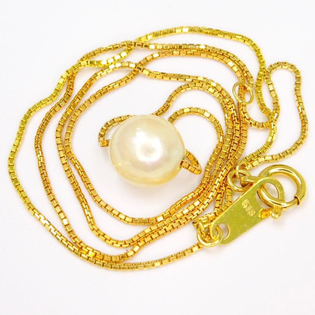18K gold Akoya pearl pendant necklace with genuine pearl on a delicate gold chain