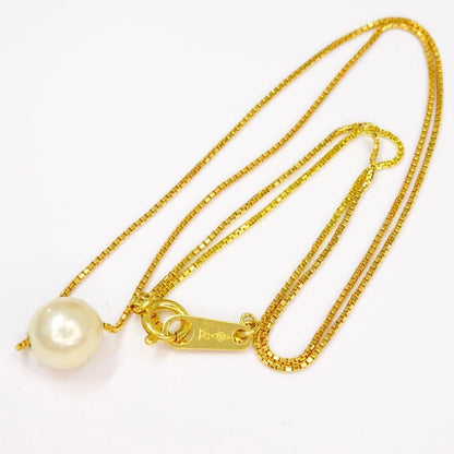 18K gold Akoya pearl pendant necklace with genuine pearl on a delicate gold chain