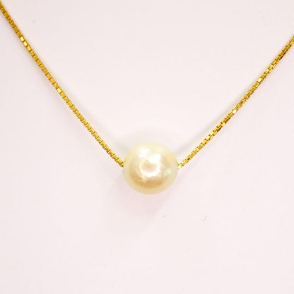 18K gold Akoya pearl pendant necklace with genuine pearl on a delicate gold chain
