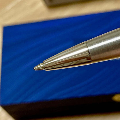 Waterman Expert Essential Metallic CT fountain pen with metallic finish and gold trim, shown uncapped on white background