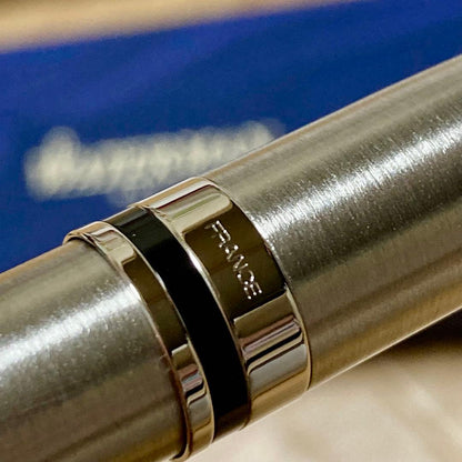 Waterman Expert Essential Metallic CT fountain pen with metallic finish and gold trim, shown uncapped on white background