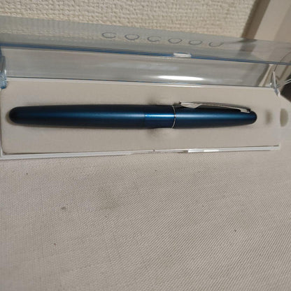 Green 8321 PILOT COCOON Fountain Pen in blue with instruction manual and transparent case