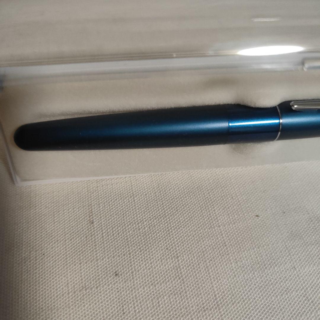 Green 8321 PILOT COCOON Fountain Pen in blue with instruction manual and transparent case