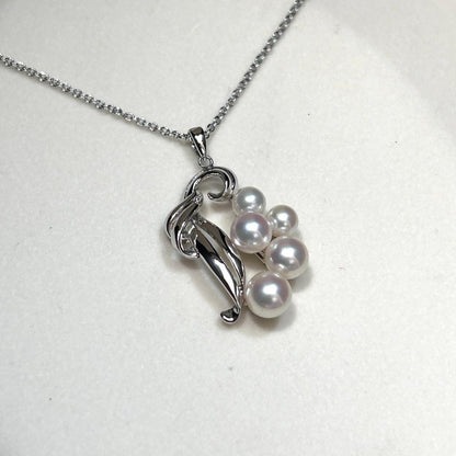 Mikimoto Akoya pearl silver necklace with 6.5mm pearls and 44cm chain length