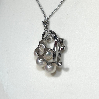 Mikimoto Akoya pearl silver necklace with 6.5mm pearls and 44cm chain length