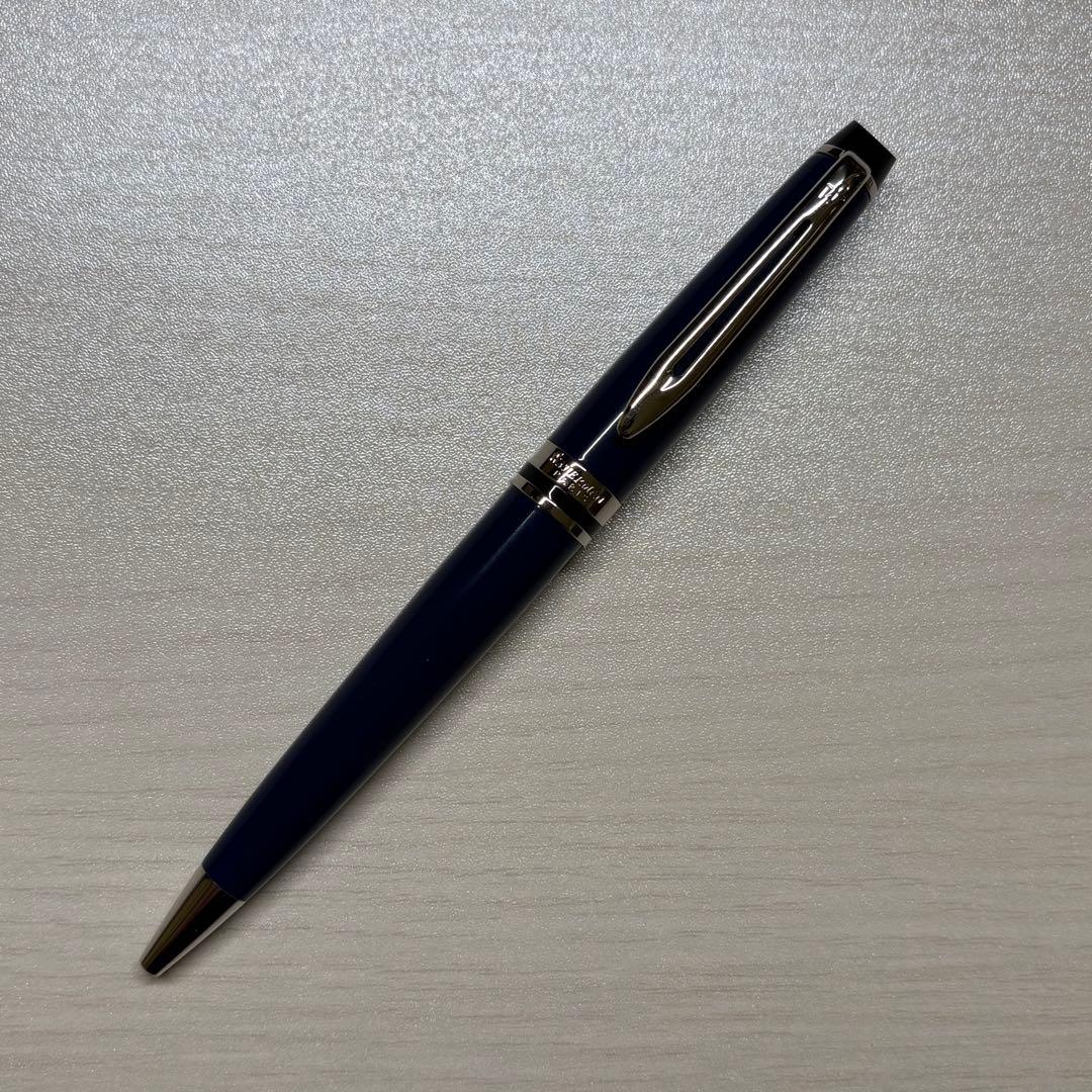 WATERMAN Essence of Waterman ballpoint pen with sleek black finish and silver accents