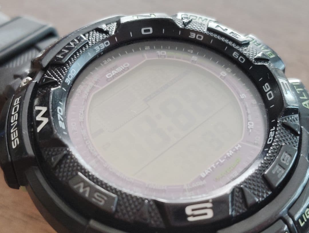 CASIO PRG-240 Solar Men's Watch — Japanese