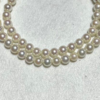 Akoya pearl necklace with small 5.5-6.0mm pearls measuring 41 cm in length