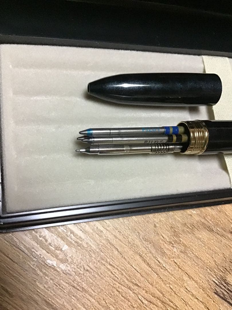 Pilot 3+1 exect multi-function pen in lacquered green marble with black, red, blue ballpoints and mechanical pencil