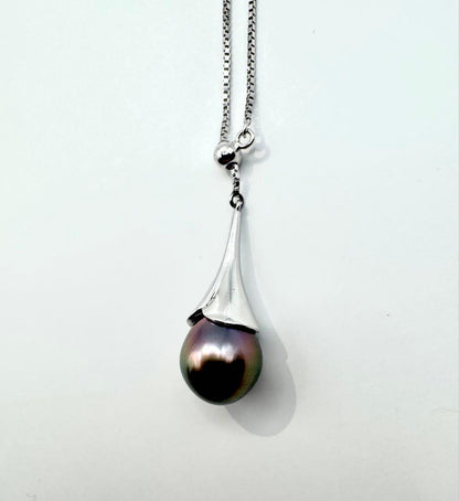 Tasaki SV Black Bird of Paradise necklace featuring a 10.8mm peacock color pearl on a 45cm chain