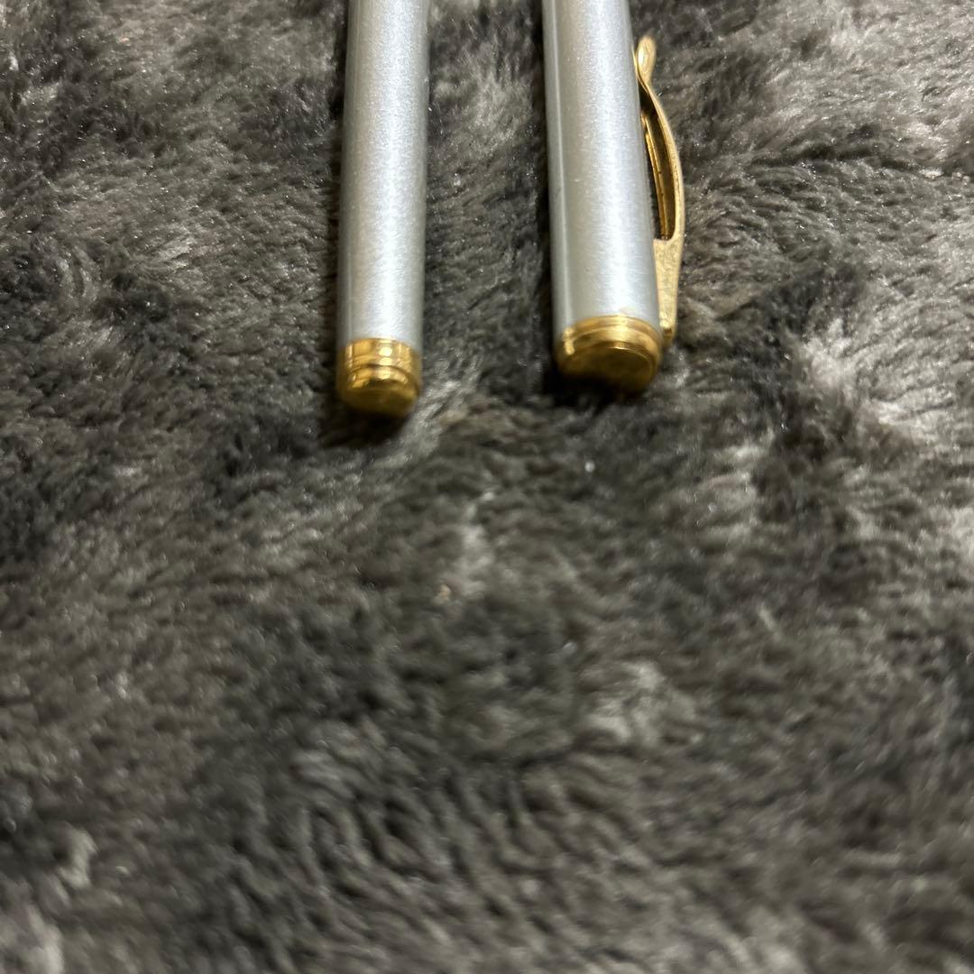 Used PILOT Pavé silver fountain pen with gold clip and metal body
