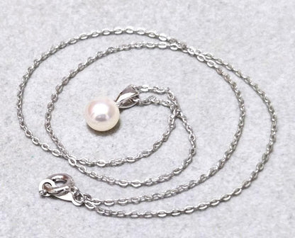 Mikimoto Akoya Pearl Necklace 43623 featuring silver chain and luminous Akoya pearl pendant about 40 cm long