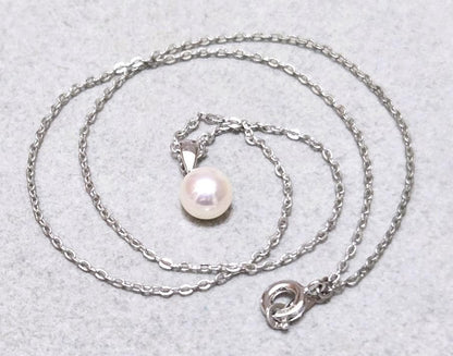 Mikimoto Akoya Pearl Necklace 43623 featuring silver chain and luminous Akoya pearl pendant about 40 cm long