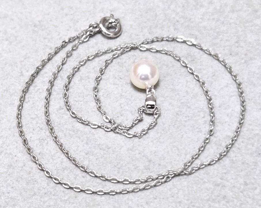 Mikimoto Akoya Pearl Necklace 43623 featuring silver chain and luminous Akoya pearl pendant about 40 cm long