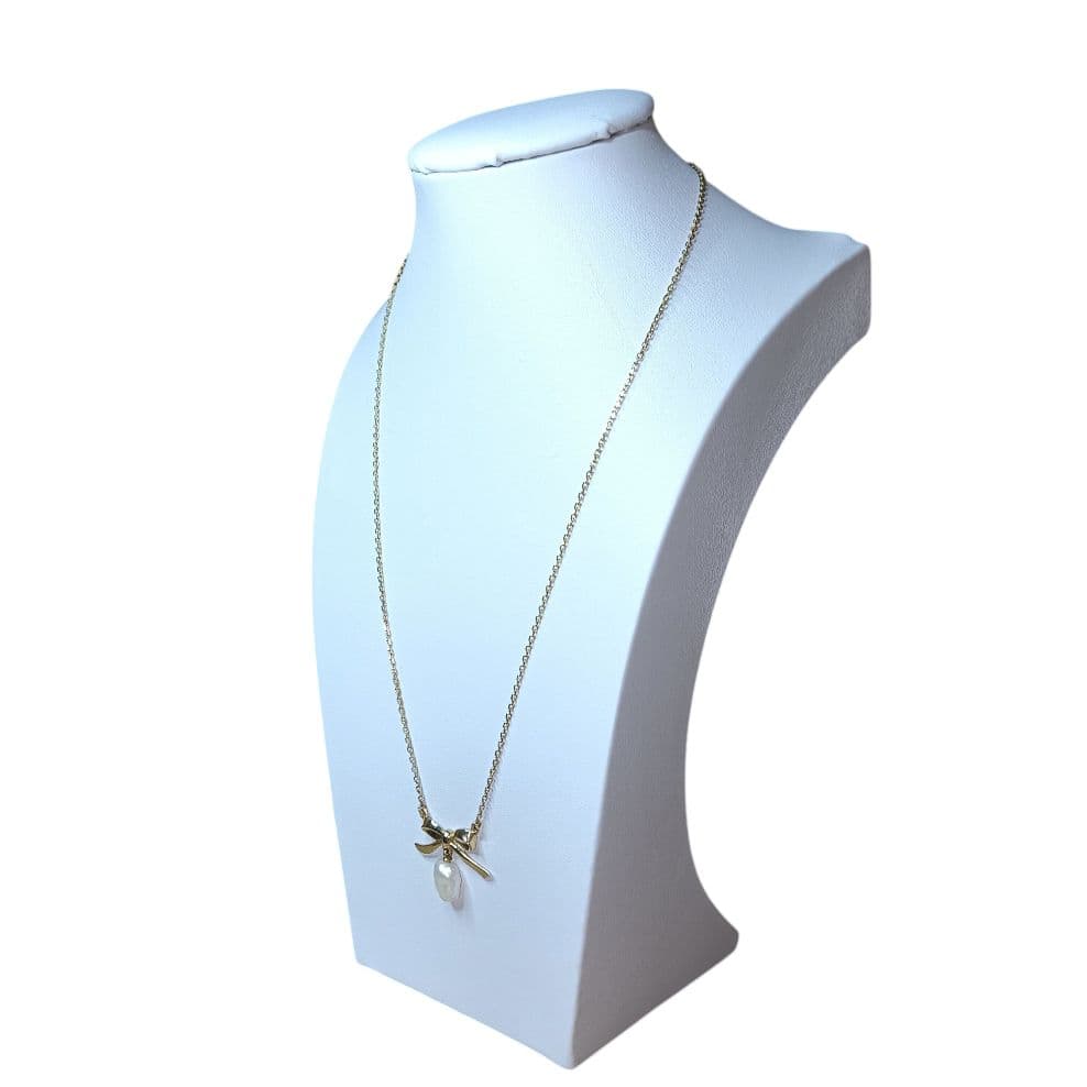 Mikimoto ribbon motif necklace featuring gold and pearl with 37 cm length, crafted in 14K gold