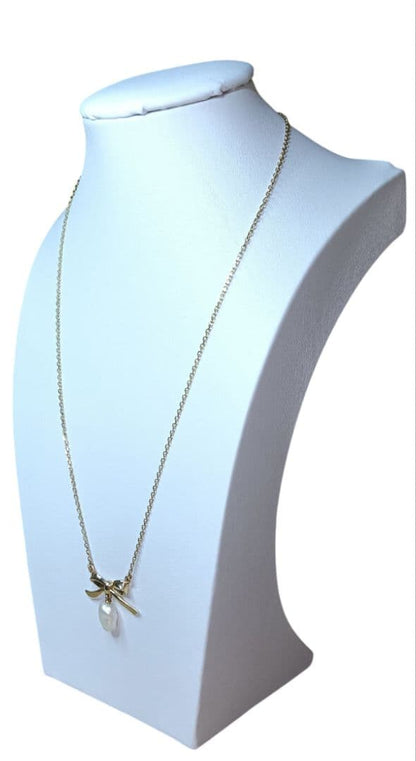 Mikimoto ribbon motif necklace featuring gold and pearl with 37 cm length, crafted in 14K gold