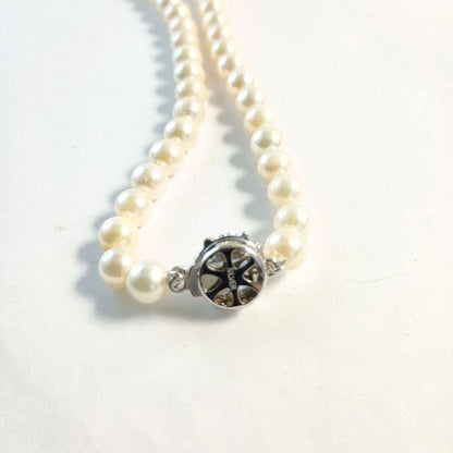 Akoya Pearl Necklace and Earrings Set PN1010 white pearls, 39 cm necklace with matching earrings