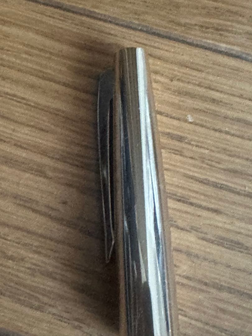 PILOT Super 70V Fountain Pen in black with metallic cap and attached clip