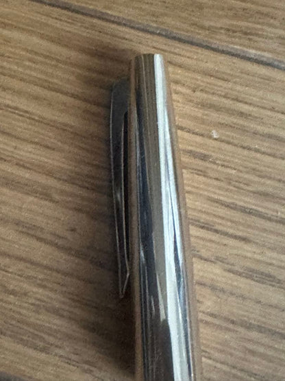 PILOT Super 70V Fountain Pen in black with metallic cap and attached clip
