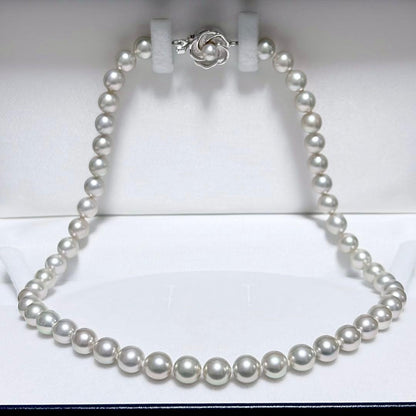 Natural Akoya pearl necklace and matching earrings with white 7.5 mm pearls