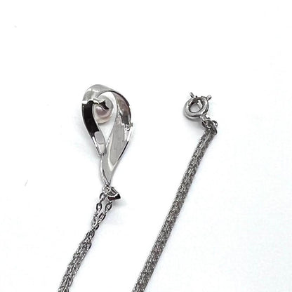 MIKIMOTO silver necklace with a 40cm chain and a pearl drop charm measuring 3 x 1.2 cm