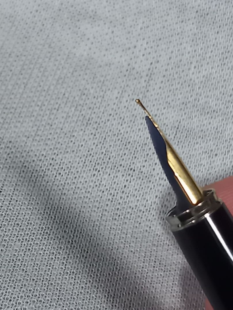 Pilot discontinued vintage fountain pen from the 80s with fine gold nib and no ink content