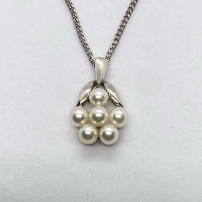 Mikimoto Akoya pearl flower necklace with silver chain and 15x13 mm flower-shaped pendant