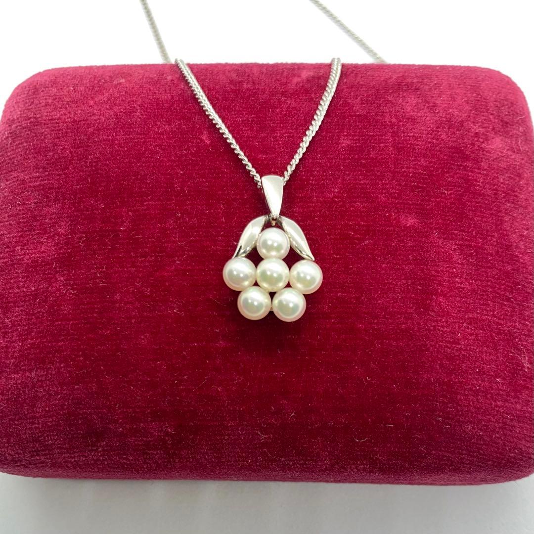 Mikimoto Akoya pearl flower necklace with silver chain and 15x13 mm flower-shaped pendant