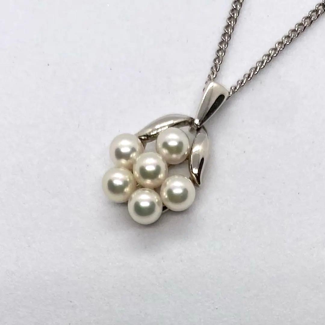 Mikimoto Akoya pearl flower necklace with silver chain and 15x13 mm flower-shaped pendant