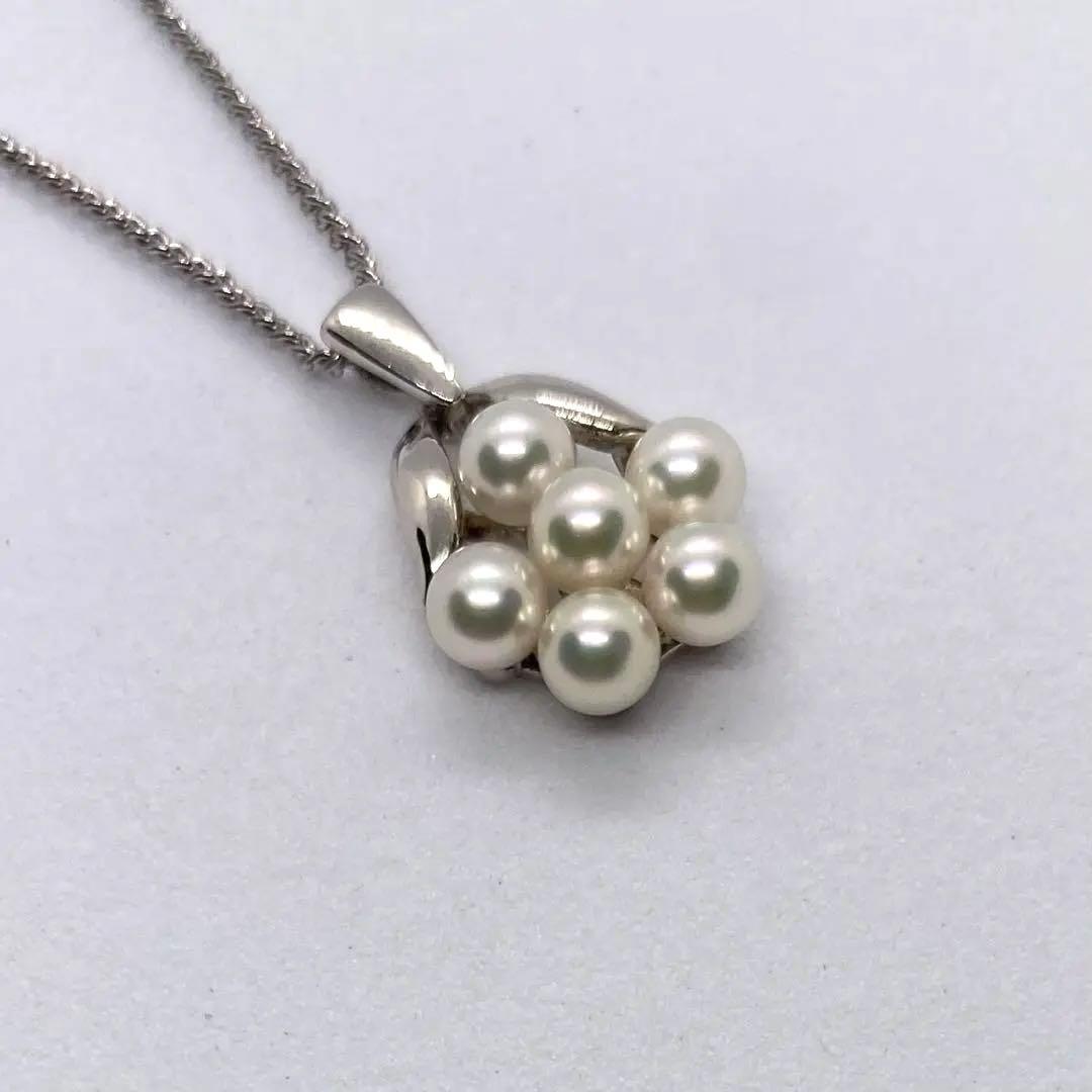 Mikimoto Akoya pearl flower necklace with silver chain and 15x13 mm flower-shaped pendant