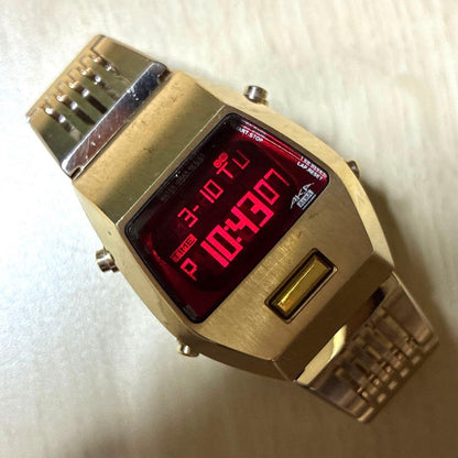SEIKO ALBA AKA LED Quartz Men's Watch — Japanese