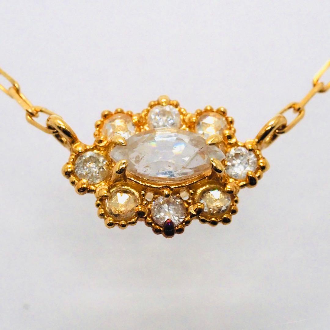 Close-up of ageteK18YG 0.05ct diamond necklace with 40cm adjustable azuki chain in yellow gold
