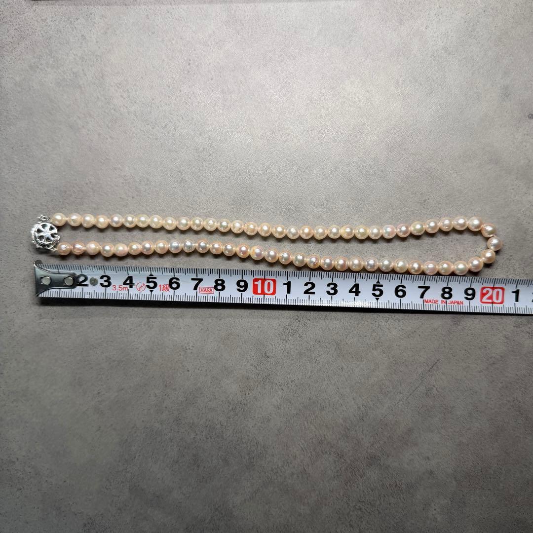 Akoya pearl necklace with 5.9mm to 6.3mm white pearls and silver hallmark clasp, 41.5cm length