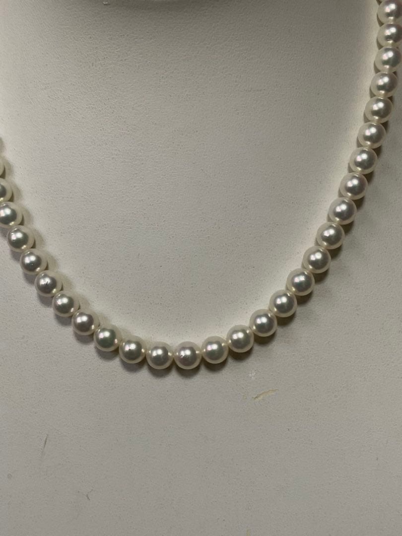 Mikimoto pearl necklace with 57 round pearls sized 7 to 7.5 mm on a 43 cm strand