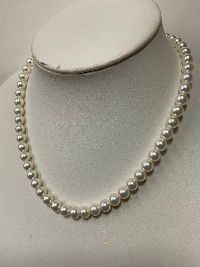 Mikimoto pearl necklace with 57 round pearls sized 7 to 7.5 mm on a 43 cm strand