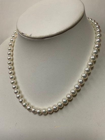 Mikimoto pearl necklace with 57 round pearls sized 7 to 7.5 mm on a 43 cm strand