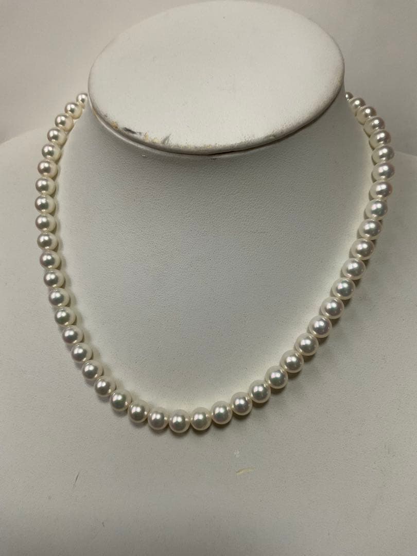 Mikimoto pearl necklace with 57 round pearls sized 7 to 7.5 mm on a 43 cm strand