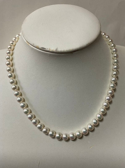 Mikimoto pearl necklace with 57 round pearls sized 7 to 7.5 mm on a 43 cm strand
