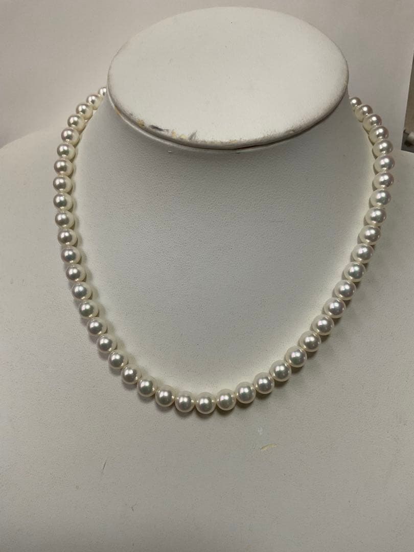 Mikimoto pearl necklace with 57 round pearls sized 7 to 7.5 mm on a 43 cm strand