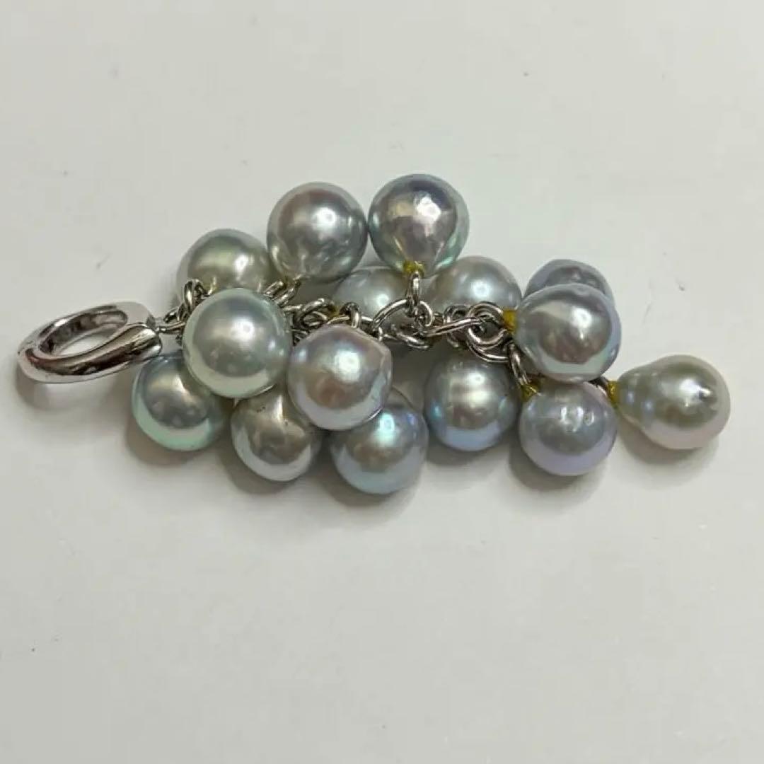 Pure Pearl Akoya pearl pendant top with grape motif in silver, measuring approximately 5 cm long and weighing 7.5 g